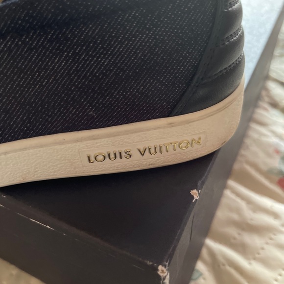Louis Vuitton sneakers - Picture 2 of 4